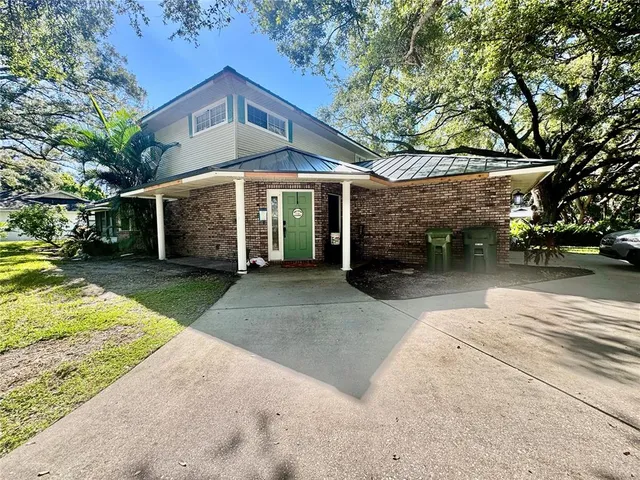 $2,700 | 6812 Arbor Oaks Drive, Bradenton, FL 34209