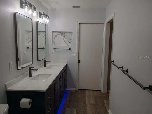 $2,700 | 6812 Arbor Oaks Drive, Bradenton, FL 34209