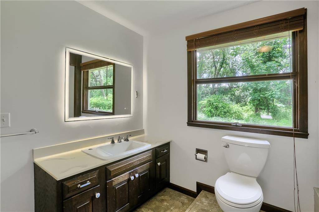 106 Colonial Way Aliquippa, PA 15001 - Photo 21 of 50