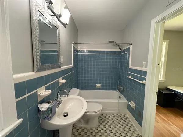 $3,500 | 1403 Northwest 9th Avenue, Gainesville, FL 32605