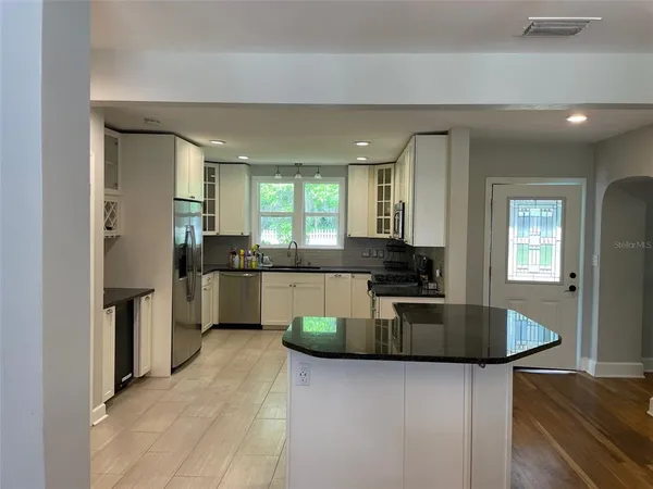 $3,500 | 1403 Northwest 9th Avenue, Gainesville, FL 32605