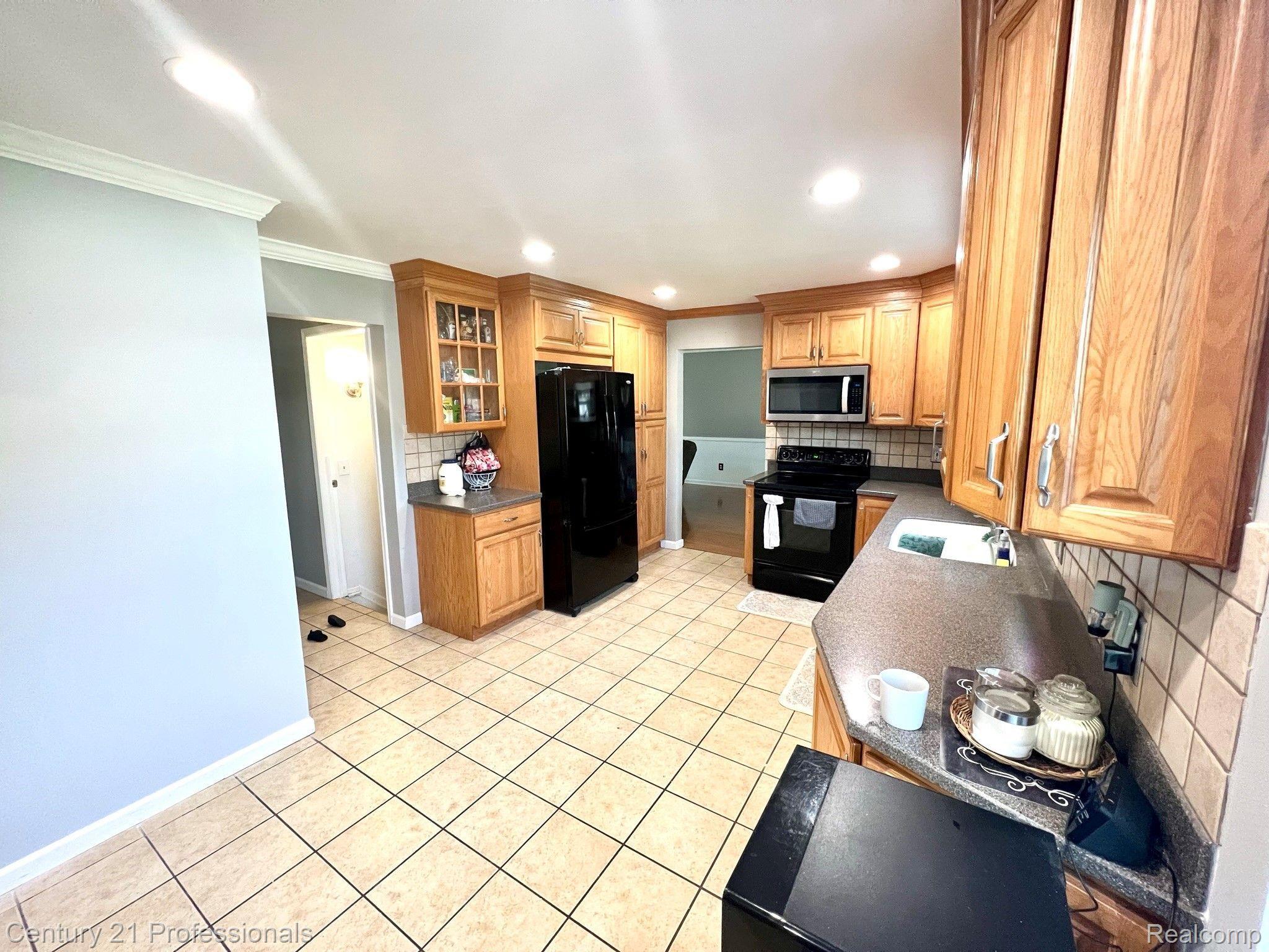 35212 Bobcean Road Clinton Township, MI 48035 - Photo 24 of 39 Gallery Image 24
