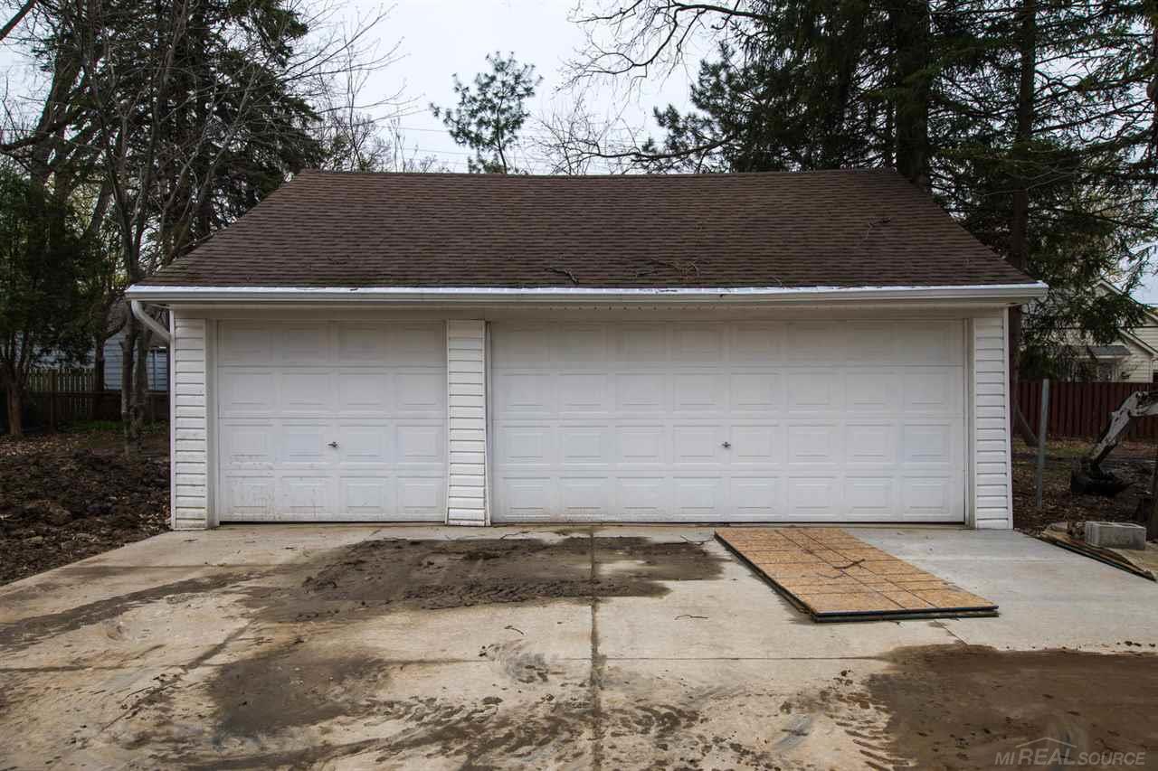 323 Lothrop Road Grosse Pointe, MI 48236 - Photo 38 of 41 31378276-37.JPG