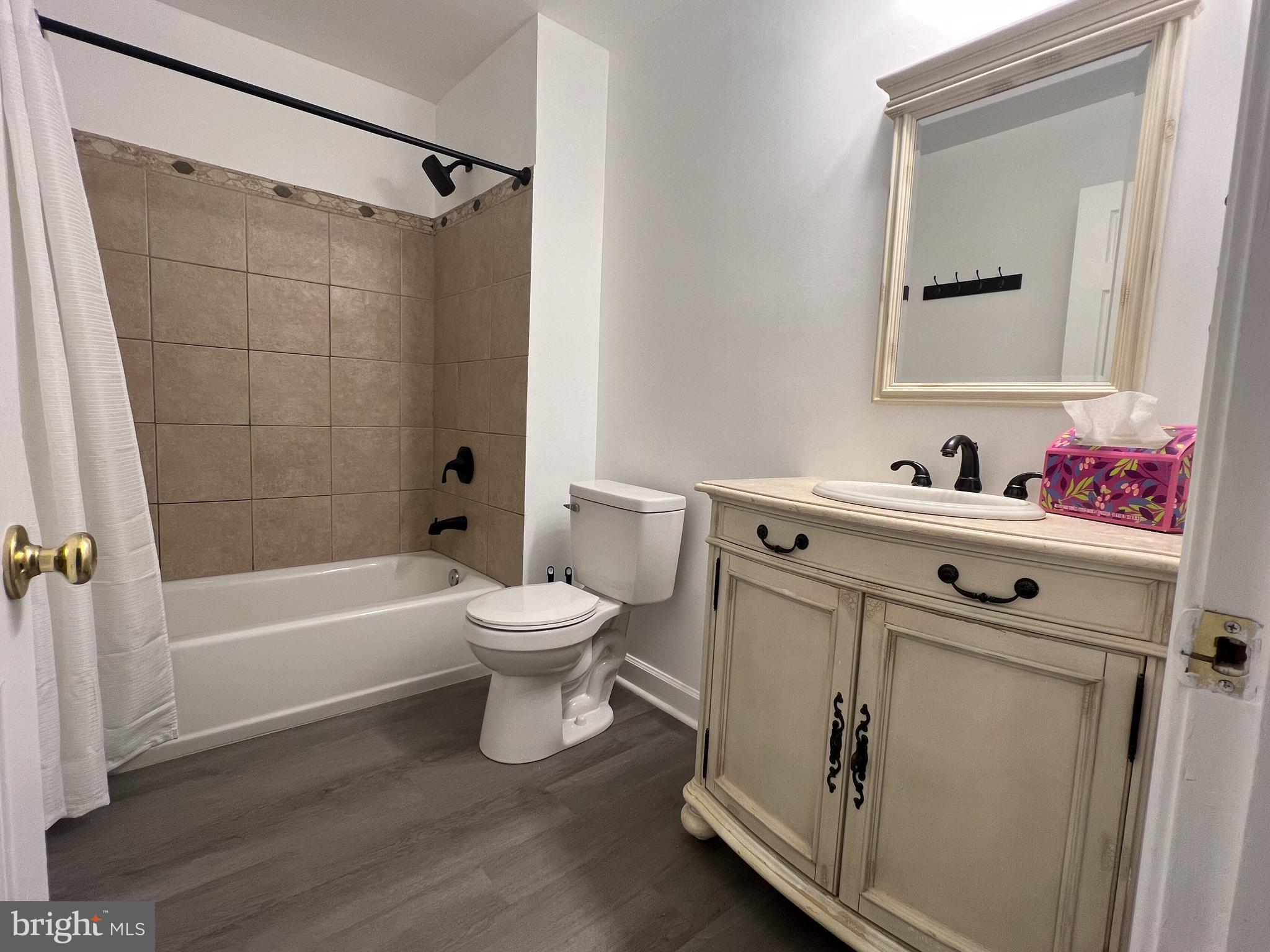 18603 Preston Road Hagerstown, MD 21742 - Photo 19 of 35 Update full bath