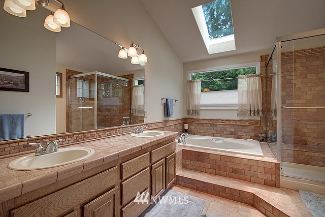 14830 161st Court Southeast Renton, WA 98059 - Photo 10 of 15 Gallery Image 10
