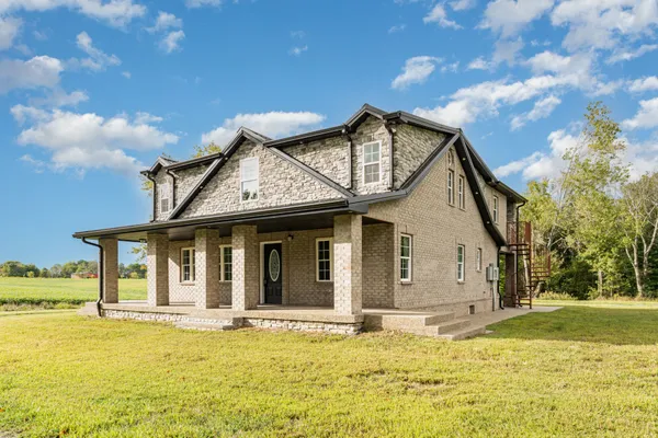 $600,000 | 5837 Rocky Mound Road, Westmoreland, TN 37186