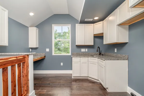 $600,000 | 5837 Rocky Mound Road, Westmoreland, TN 37186