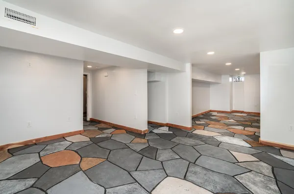 $600,000 | 5837 Rocky Mound Road, Westmoreland, TN 37186