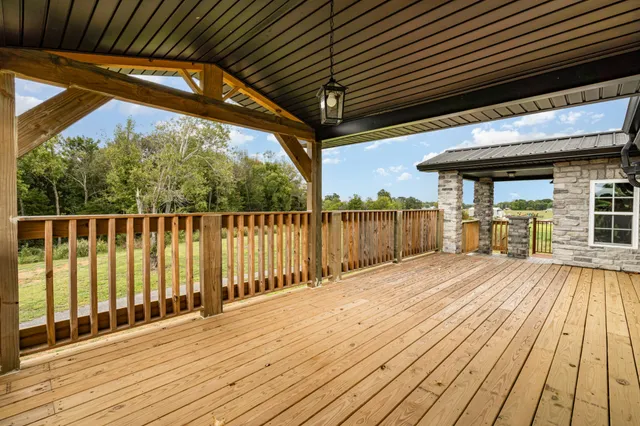 $649,000 | 5837 Rocky Mound Road, Westmoreland, TN 37186