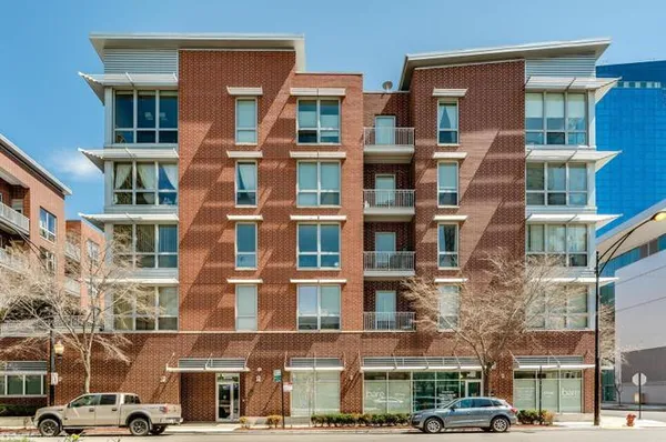 $1,975 | 2035 South Indiana Avenue, Unit 404, Chicago, IL 60616