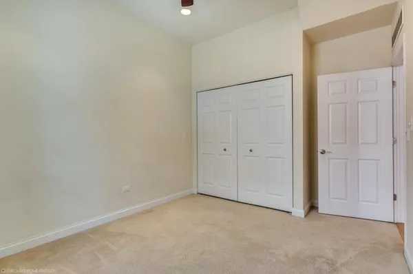 $1,975 | 2035 South Indiana Avenue, Unit 404, Chicago, IL 60616