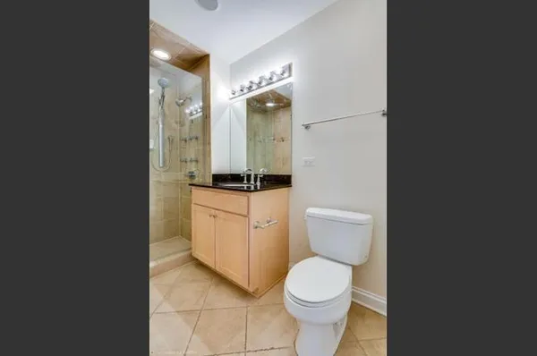 $1,975 | 2035 South Indiana Avenue, Unit 404, Chicago, IL 60616