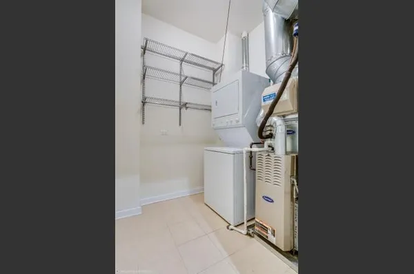 $1,975 | 2035 South Indiana Avenue, Unit 404, Chicago, IL 60616