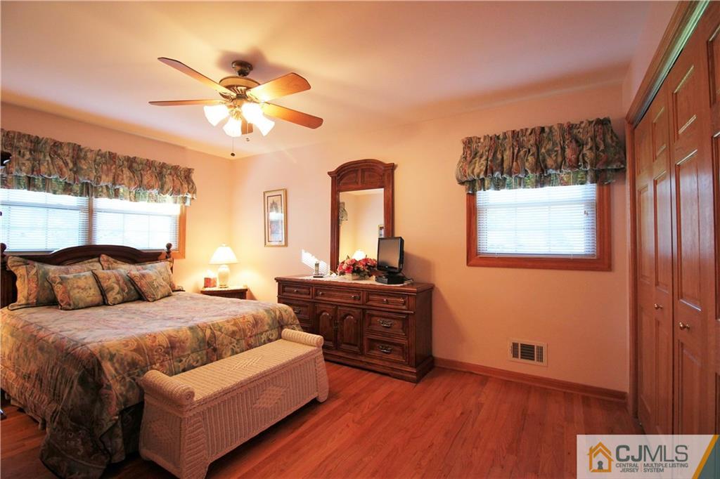 22 Chalmers Road East Brunswick, NJ 08816 - Photo 10 of 18 Gallery Image 10