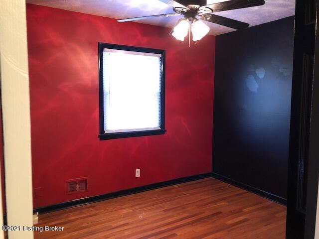 6709 Fernview Road Louisville, KY 40291 - Photo 26 of 39 24RedandBlack Room4