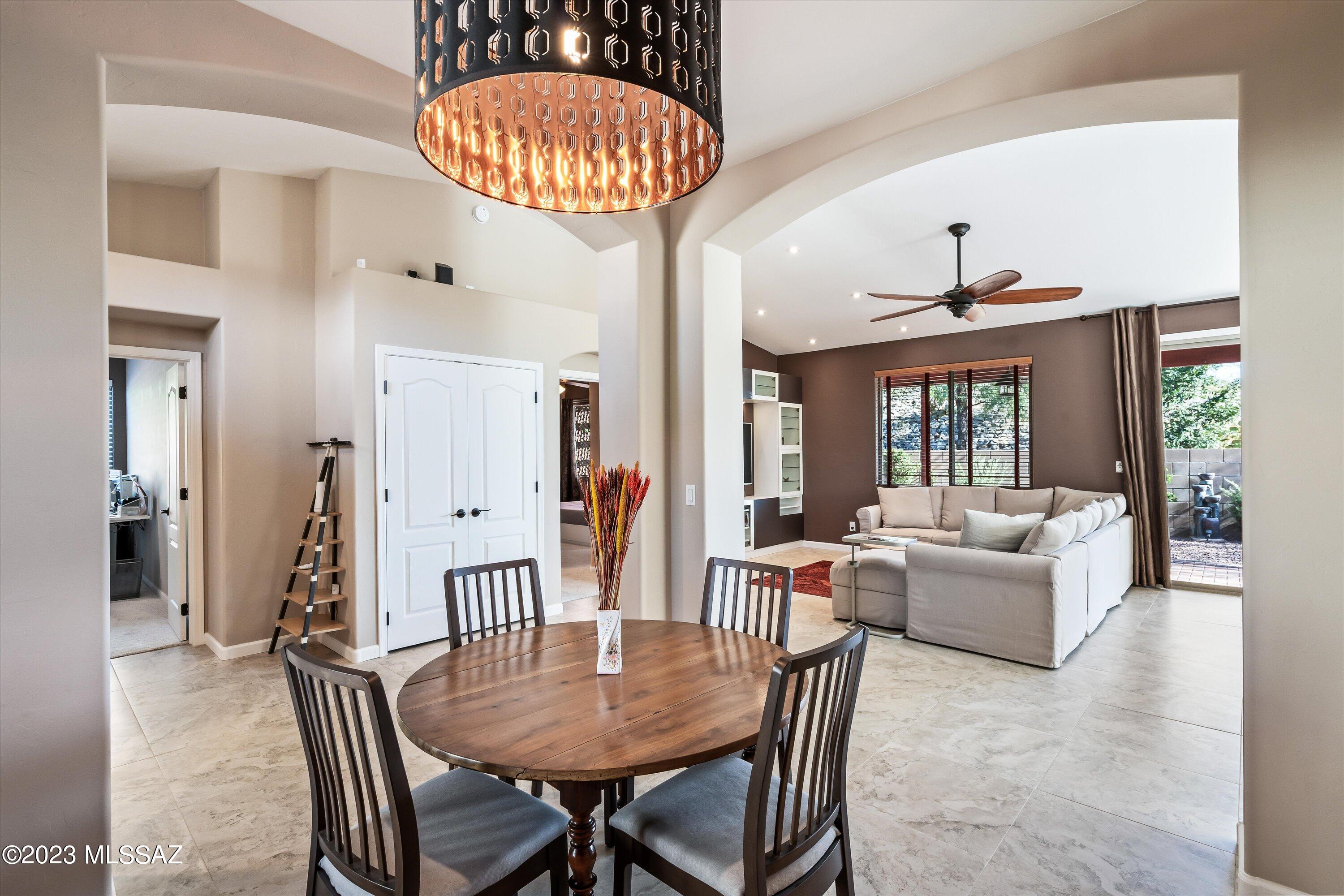 537 West Silvertip Road Oro Valley, AZ 85737 - Photo 7 of 30 Gallery Image 7