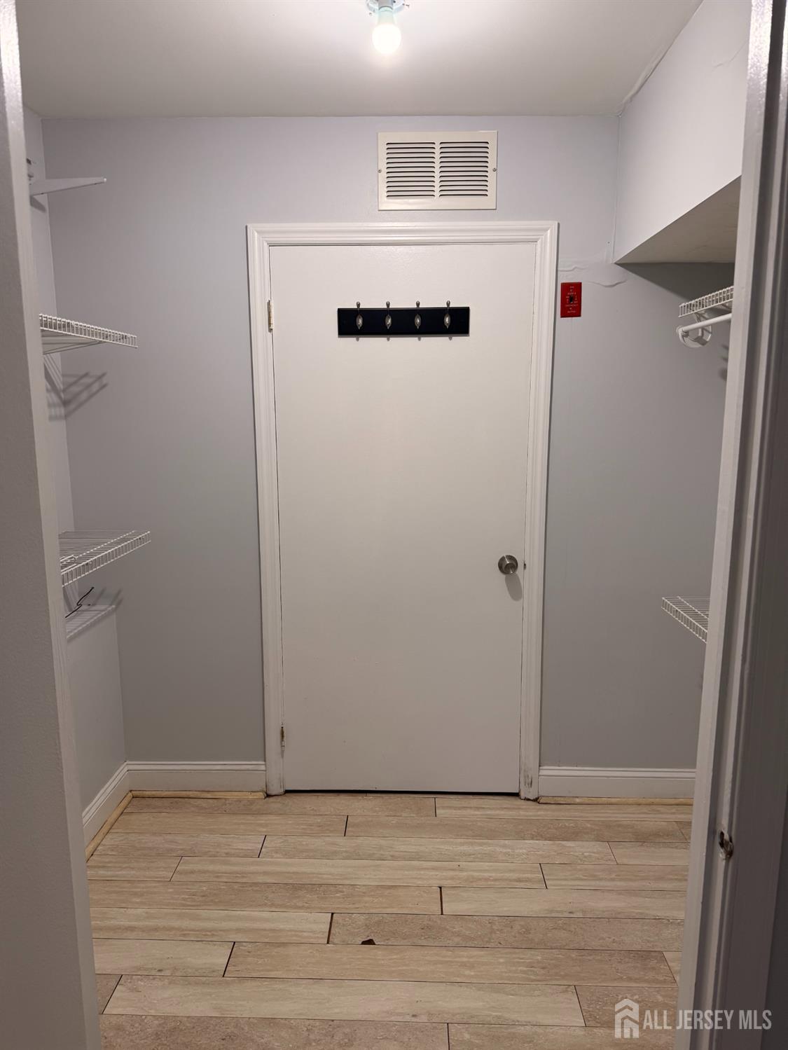 115 Orlando Street Edison, NJ 08817 - Photo 13 of 14