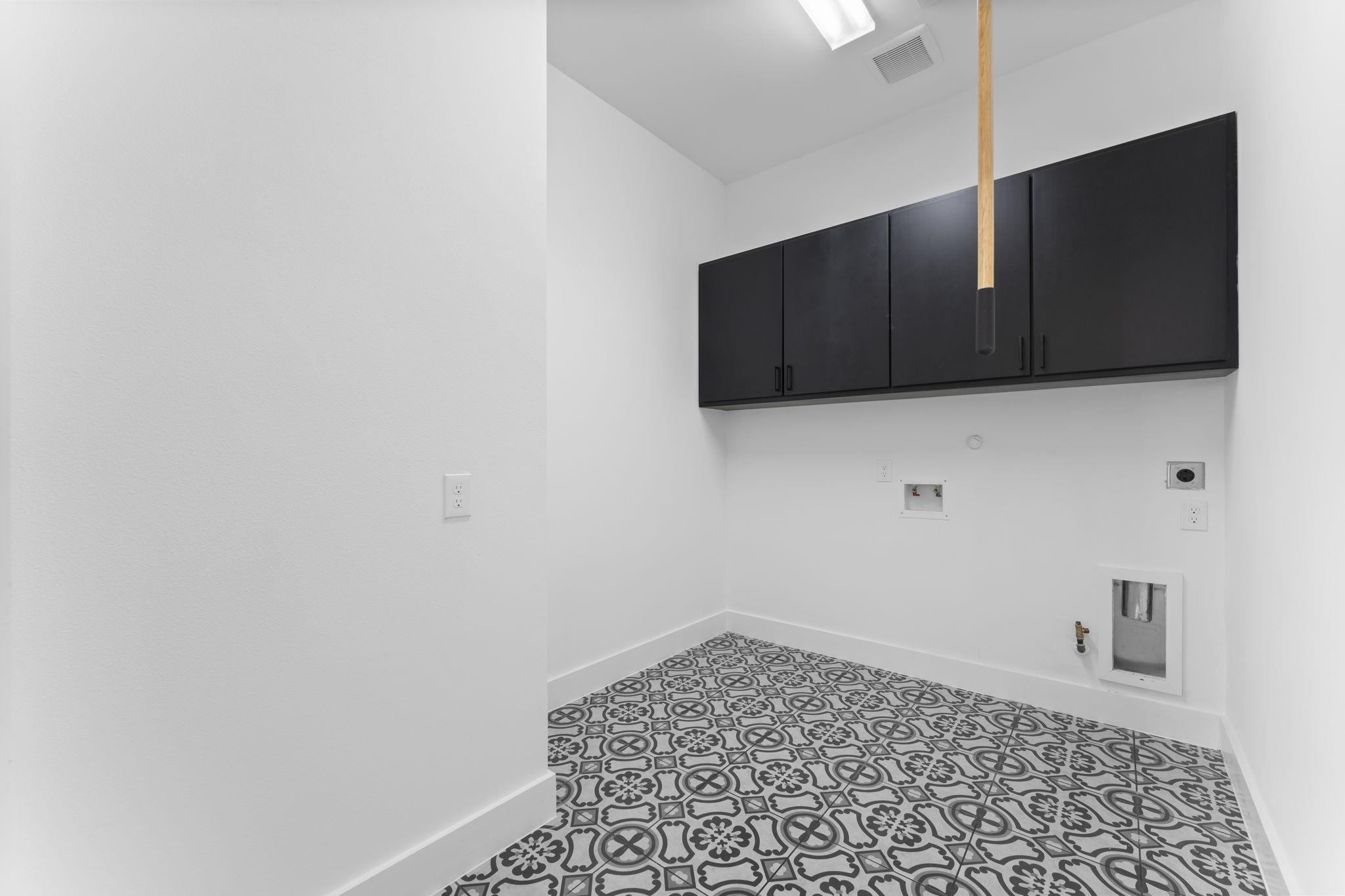 7407 Sawgrass Terrace Spring, TX 77389 - Photo 38 of 43 Laundry Room