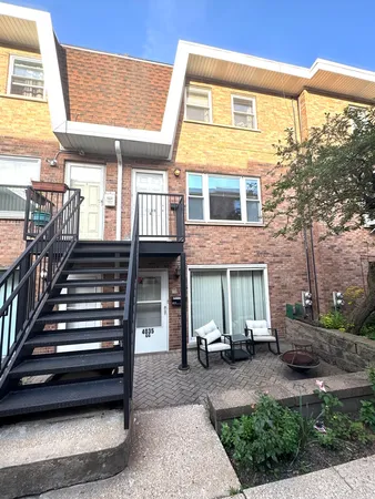 $639,900 | 4035 North Keystone Avenue, Unit G, Chicago, IL 60641
