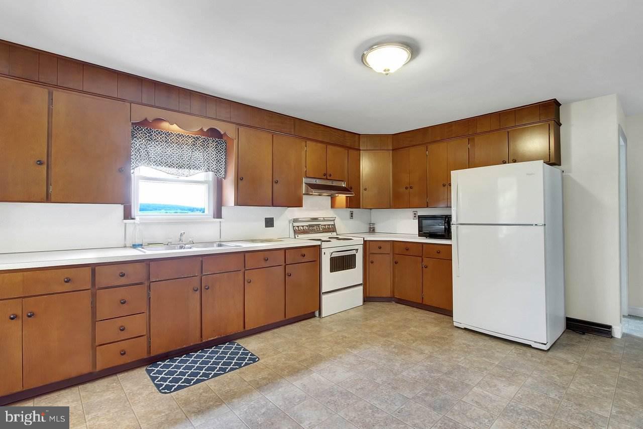 3360 East Prospect Road York, PA 17402 - Photo 6 of 25 Gallery Image 6