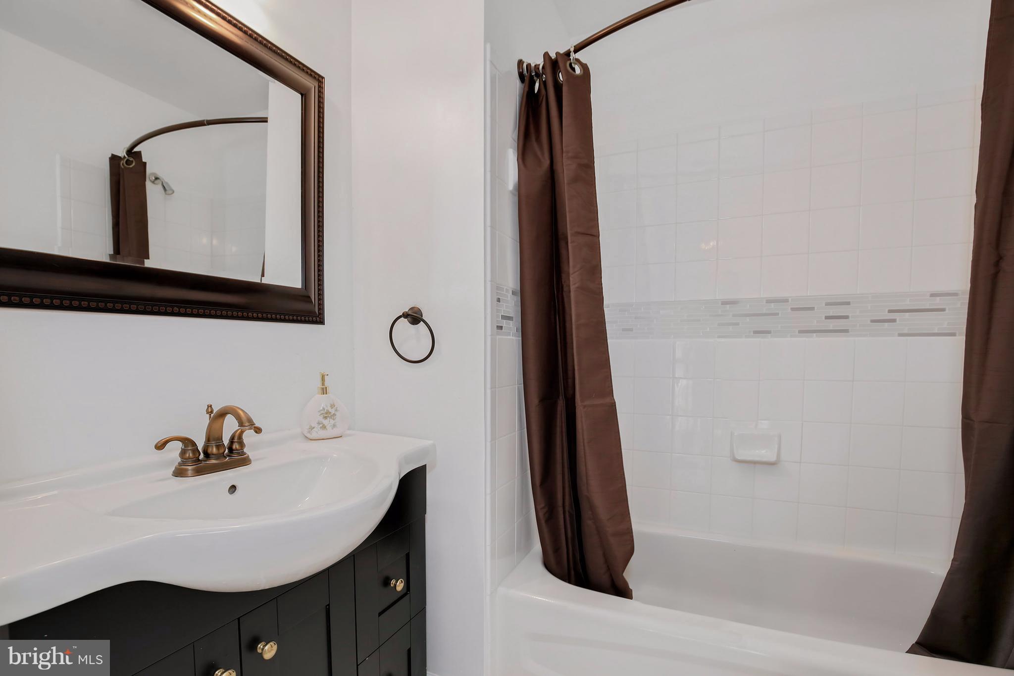 3318 Oxon Run Road Southeast Washington, DC 20032 - Photo 20 of 30 Bath