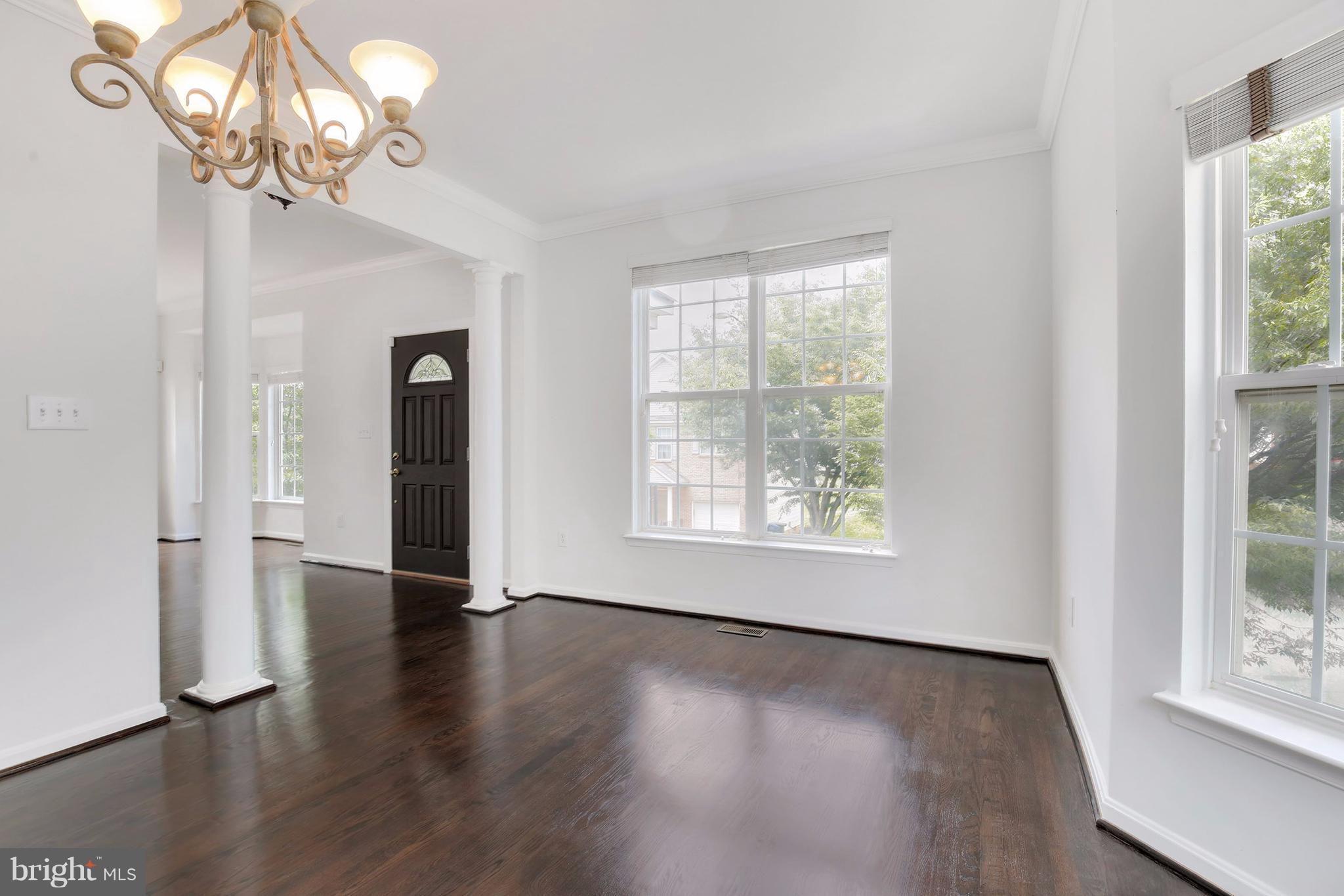 3318 Oxon Run Road Southeast Washington, DC 20032 - Photo 4 of 30 Living Room