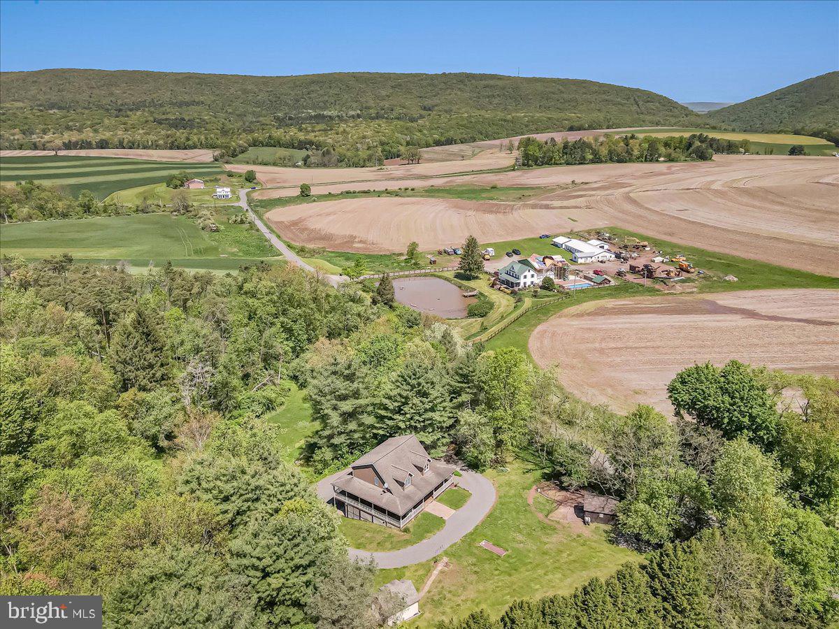 172 Golf Course Road Sugarloaf, PA 18249 - Photo 23 of 23 a view of an ocean