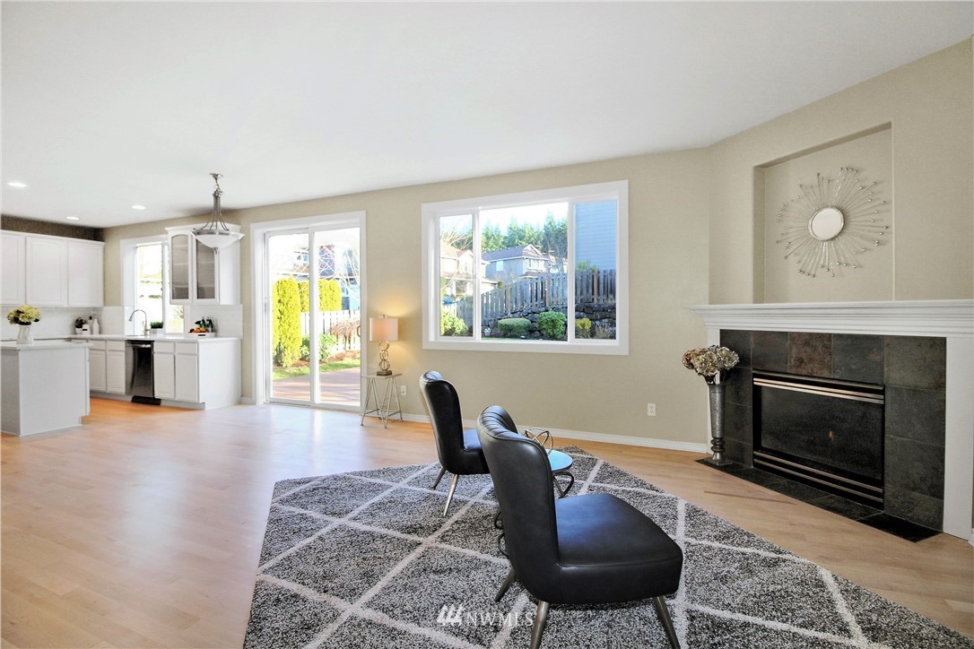 27640 Maple Ridge Way Southeast Maple Valley, WA 98038 - Photo 13 of 25