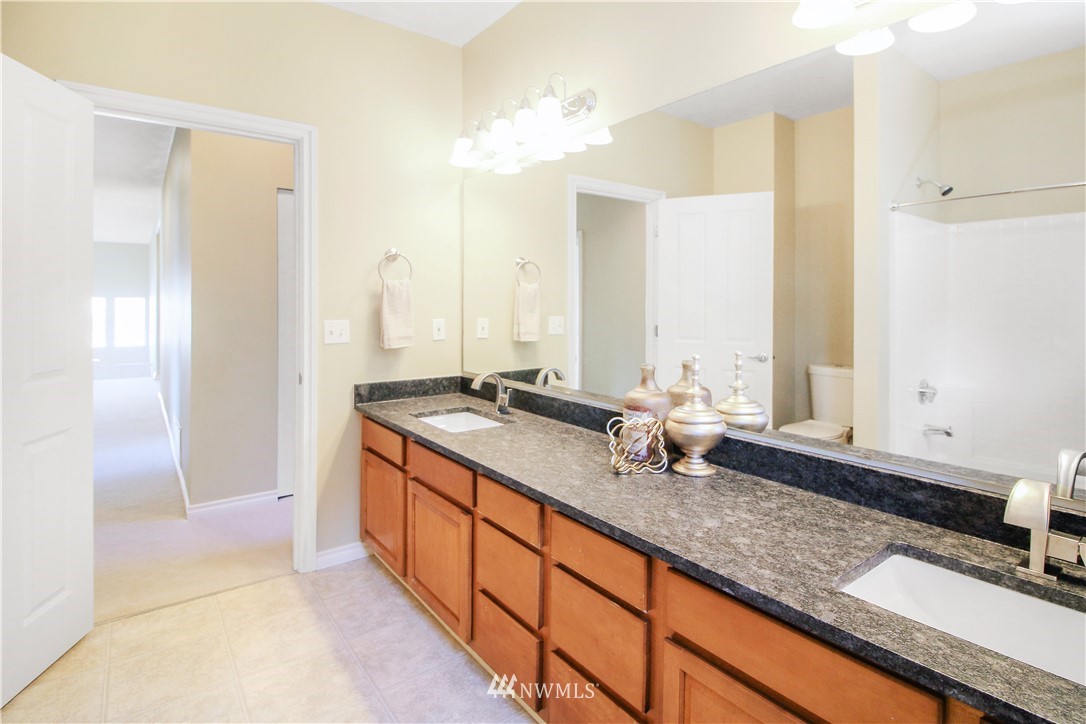 27640 Maple Ridge Way Southeast Maple Valley, WA 98038 - Photo 20 of 25