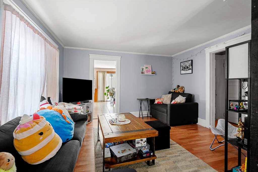 8-10 Russell Road Winchester, MA 01890 - Photo 9 of 39