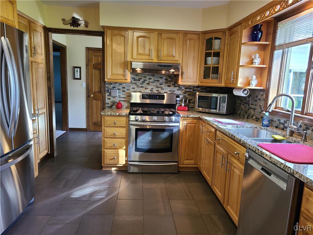 6281 Hower Road Pen Argyl, PA 18072 - Photo 10 of 47