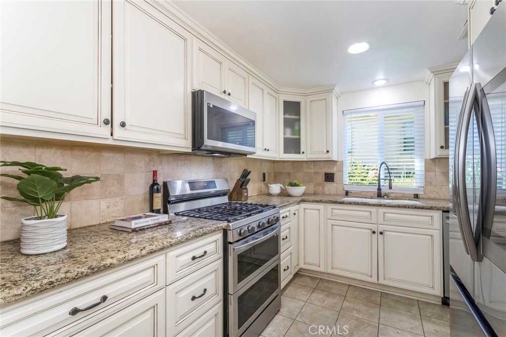 26751 Winsome Circle Newhall, CA 91321 - Photo 6 of 51