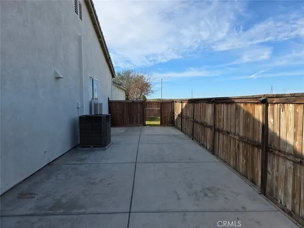 $4,000 | 15895 Green Acres Court, Victorville, CA 92394