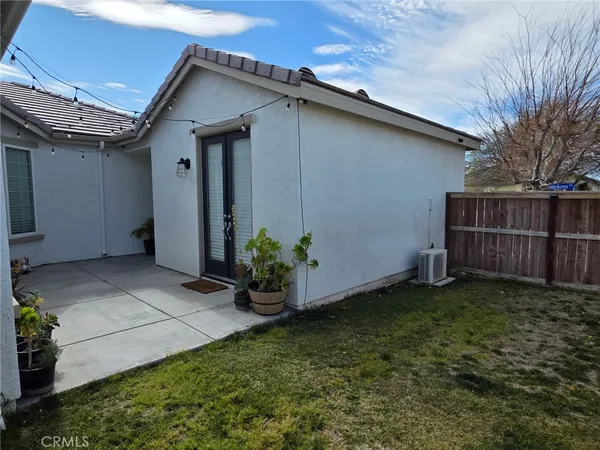 $4,000 | 15895 Green Acres Court, Victorville, CA 92394