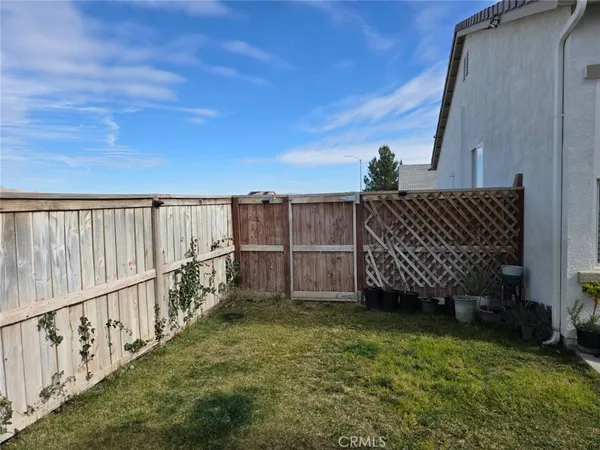 $4,000 | 15895 Green Acres Court, Victorville, CA 92394
