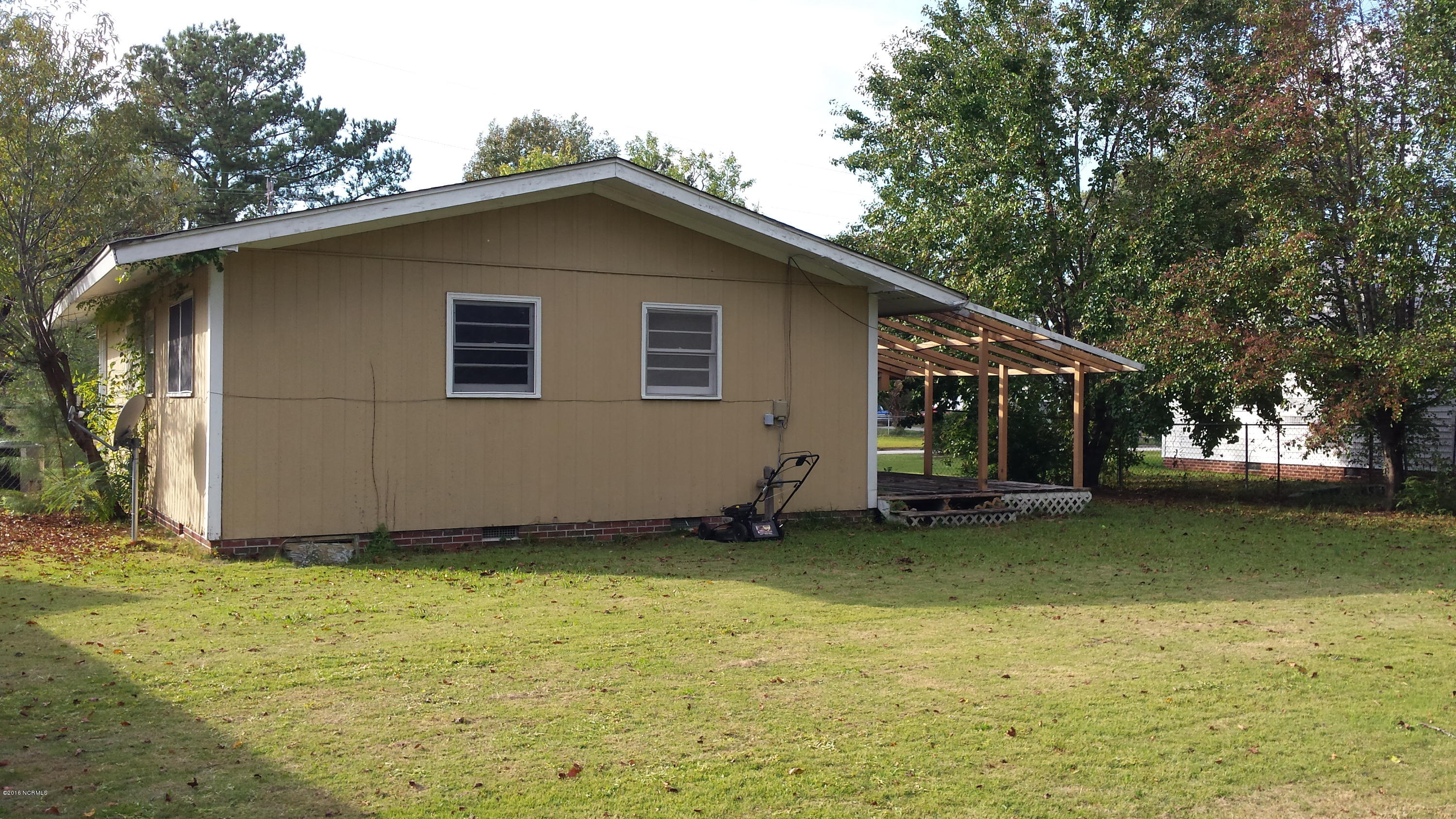 112 Cardinal Road Jacksonville, NC 28546 - Photo 13 of 23 20161027_161150