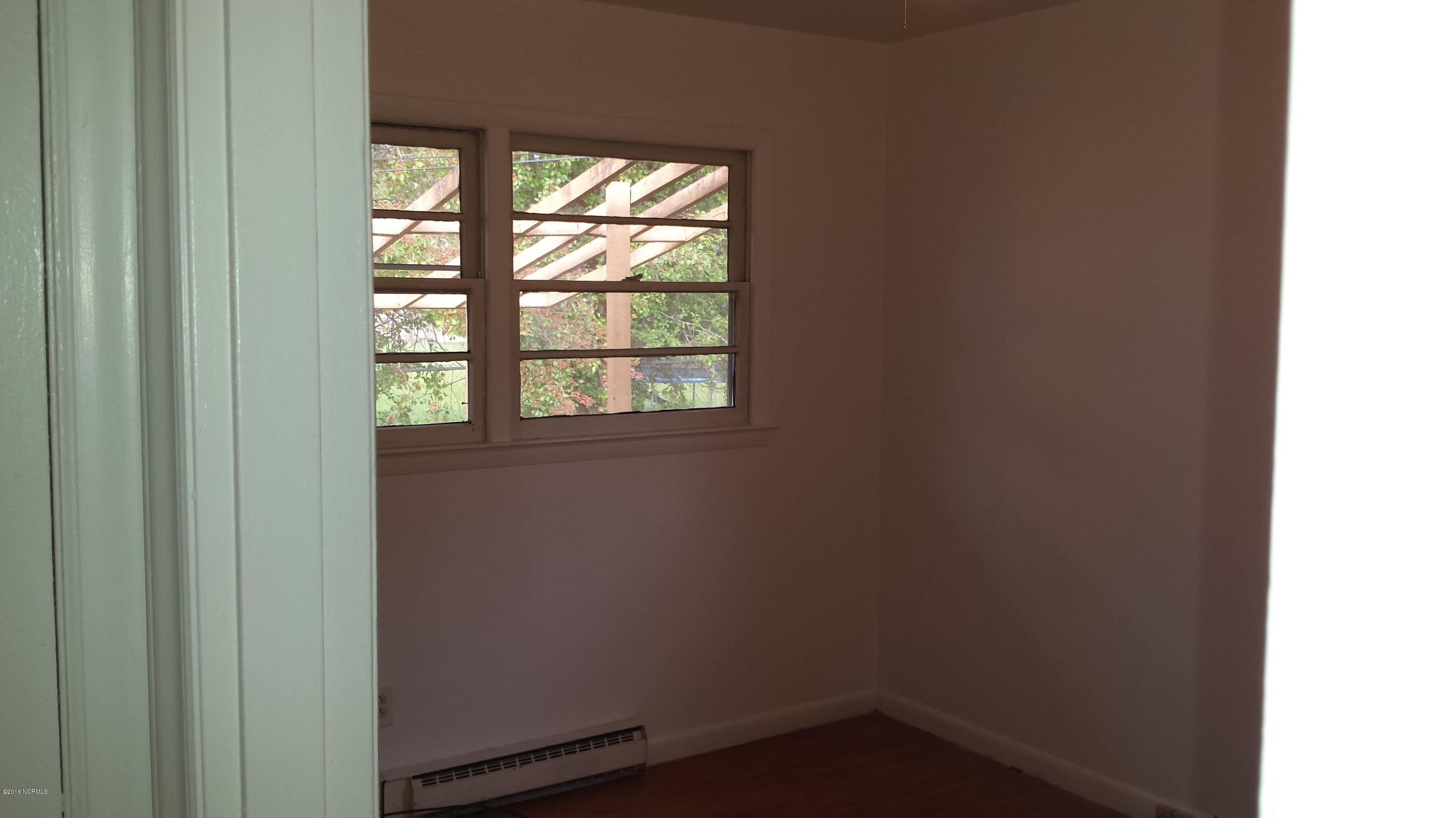 112 Cardinal Road Jacksonville, NC 28546 - Photo 20 of 23 20161027_160408