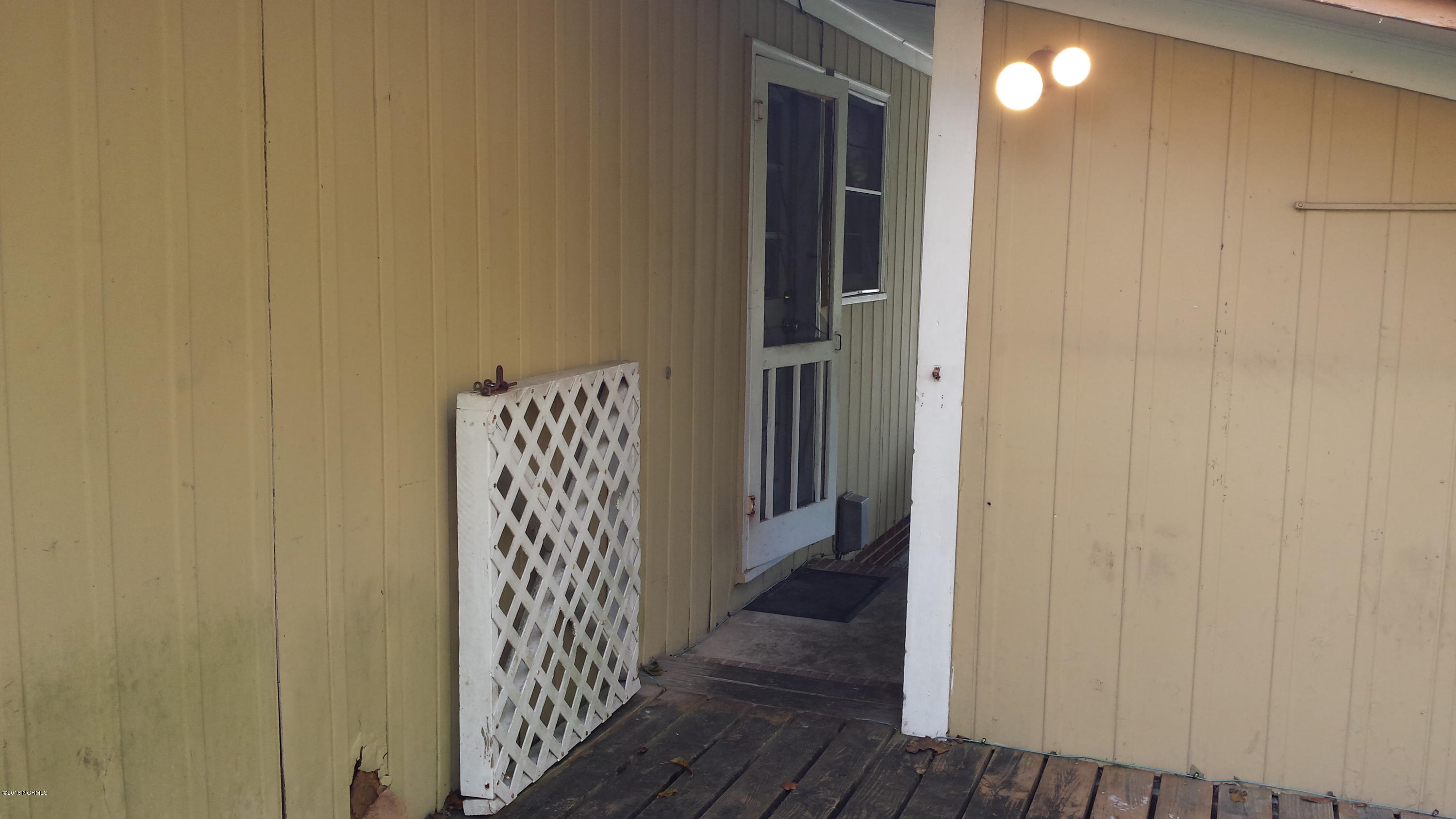 112 Cardinal Road Jacksonville, NC 28546 - Photo 10 of 23 20161027_161301