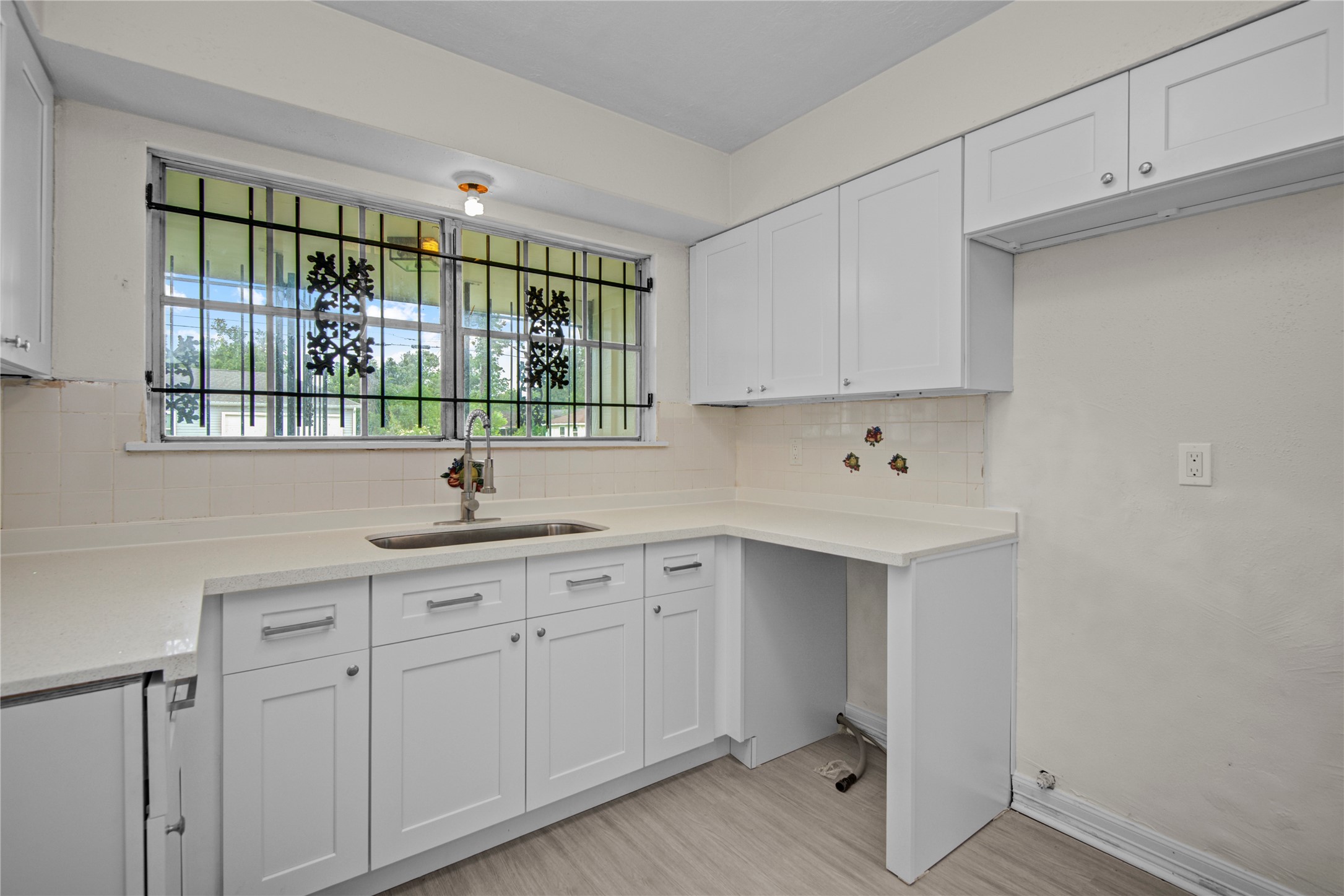 7329 Gleason Road Houston, TX 77016 - Photo 10 of 25