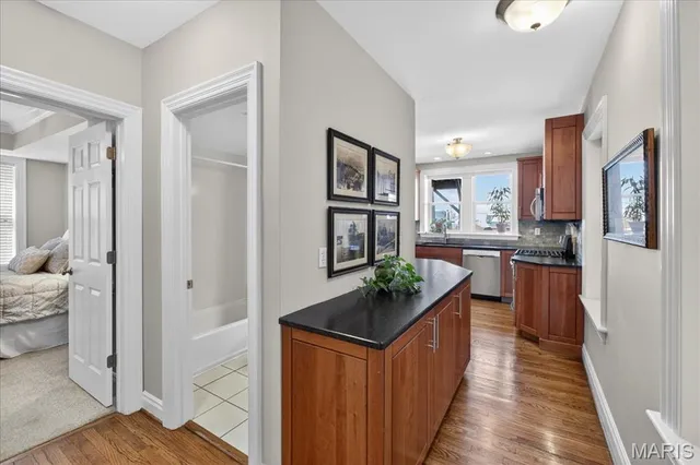 $450,000 | 6221 Northwood Avenue, Unit 2W, St. Louis, MO 63105