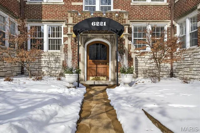 $450,000 | 6221 Northwood Avenue, Unit 2W, St. Louis, MO 63105