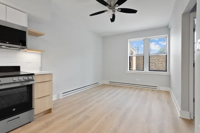 $1,209 | 1634 West Howard Street, Unit 311, Chicago, IL 60626