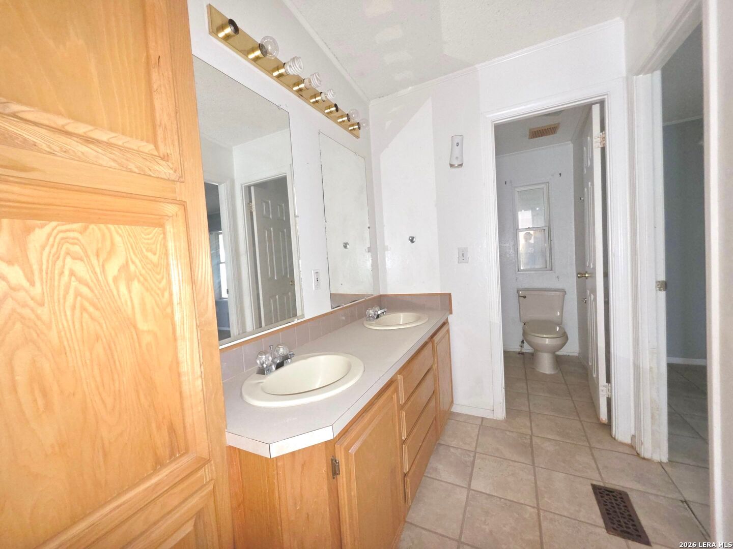 635 East Ditto Road Poteet, TX 78065 - Photo 15 of 22