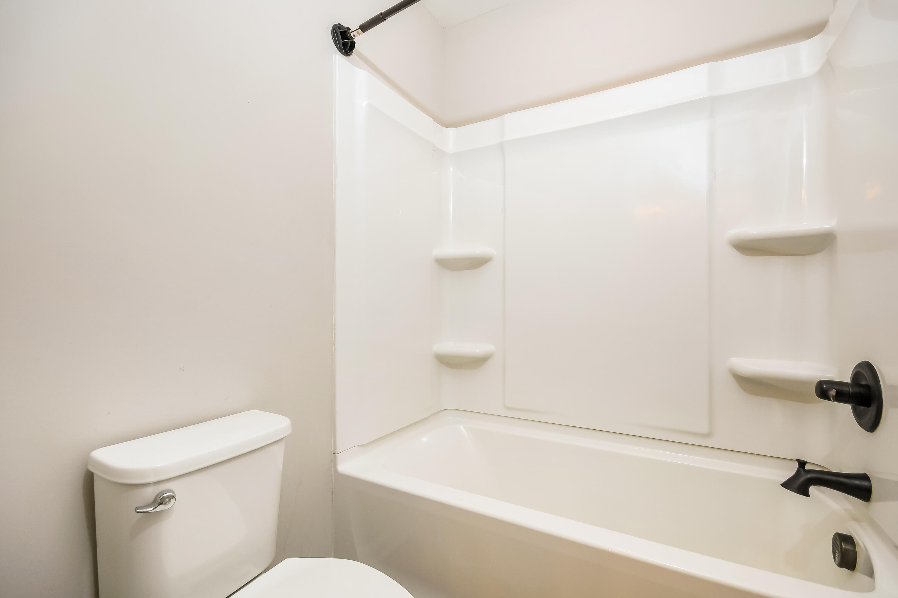 479 Spectrum Road Summerville, SC 29486 - Photo 9 of 17 15-photo-Bathroom-60df987f-a026-4d2a-ad1
