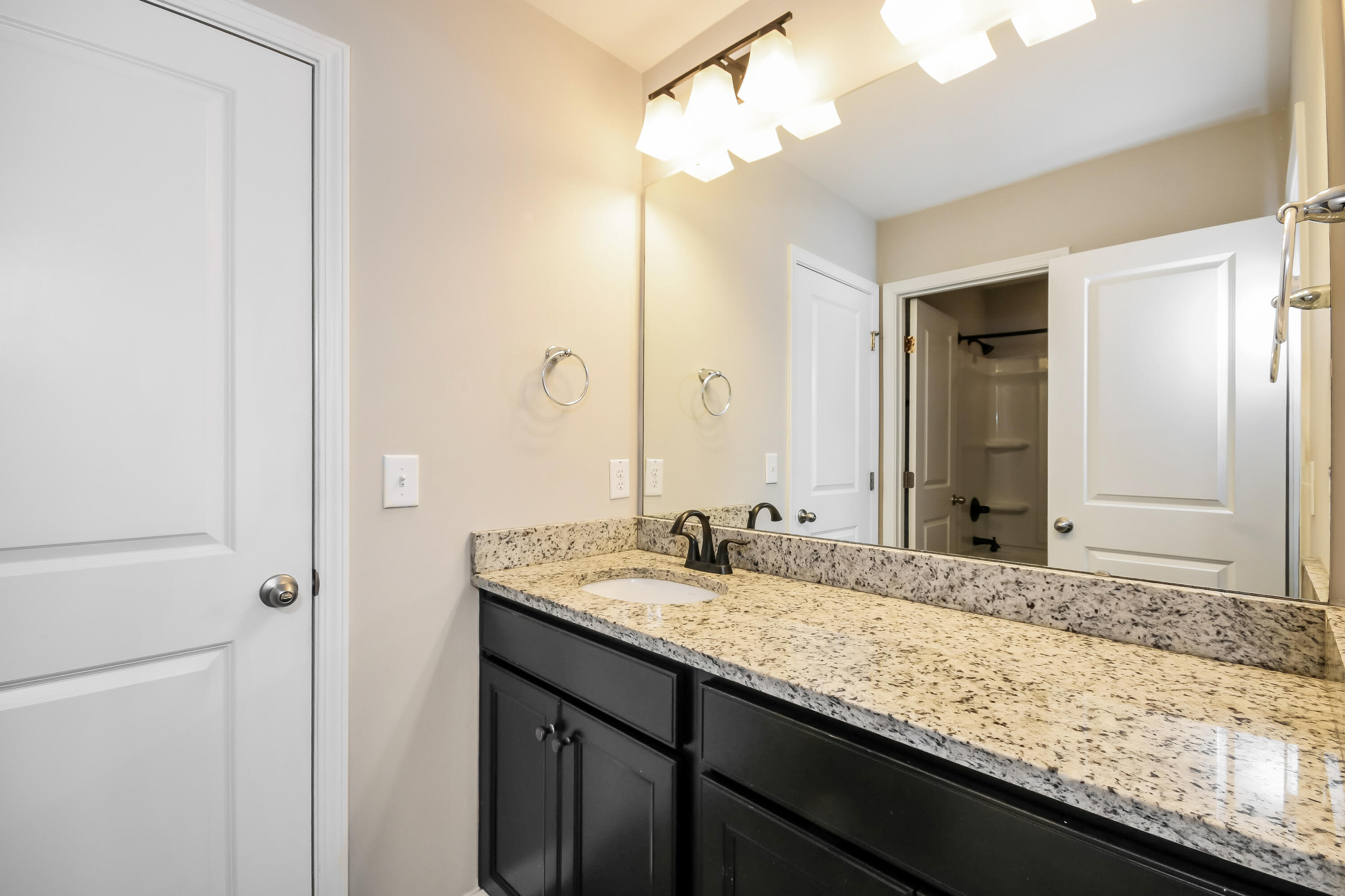 479 Spectrum Road Summerville, SC 29486 - Photo 8 of 17 14-photo-Bathroom-ec599ebe-ad84-4bc2-939