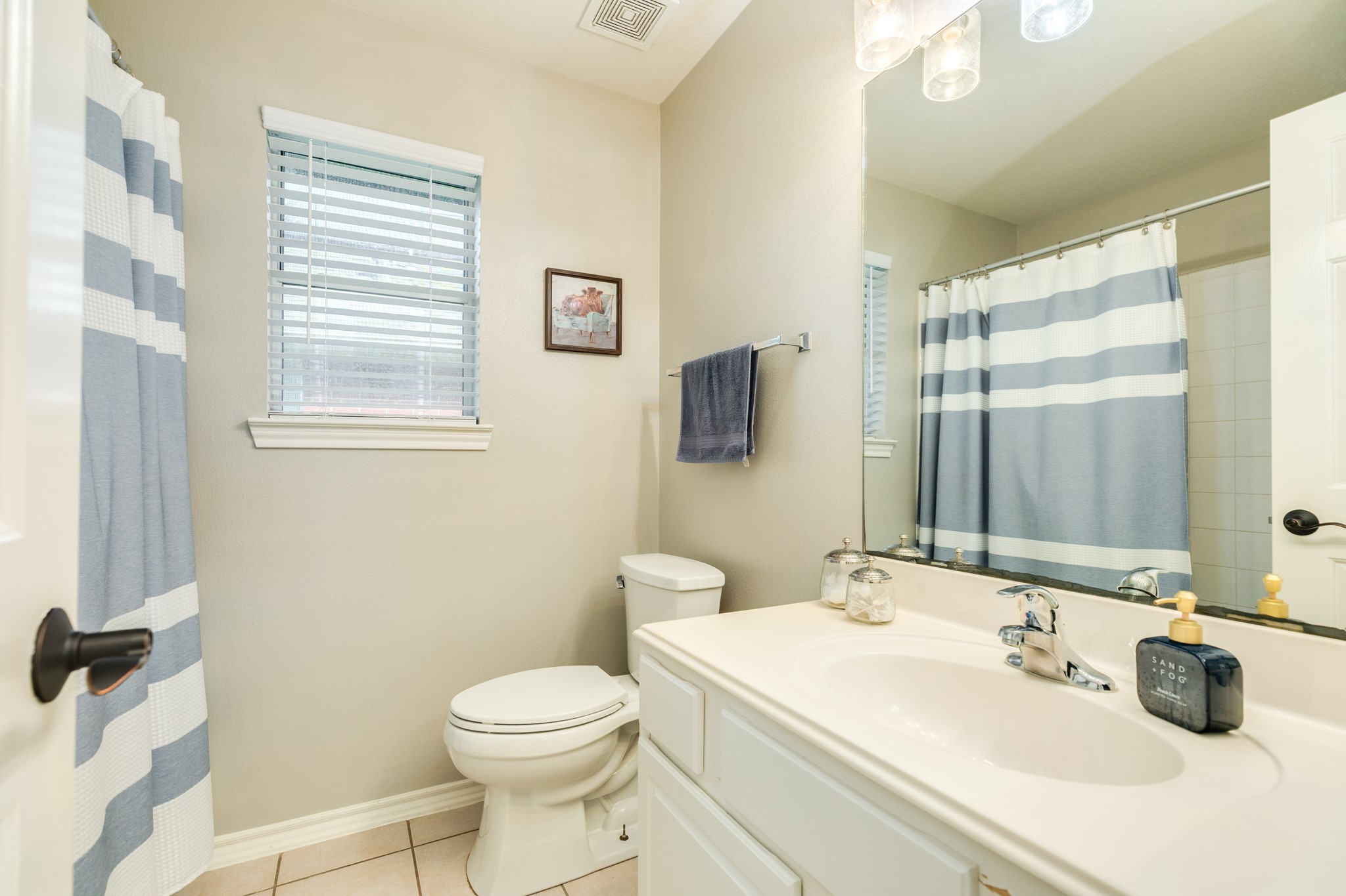 13808 Stark Bridge Lane Rosharon, TX 77583 - Photo 23 of 39 This secondary bathroom has been beautifully updated, featuring a convenient shower/tub combo, sleek quartz countertops, contemporary new lighting fixtures, and a fresh coat of paint.