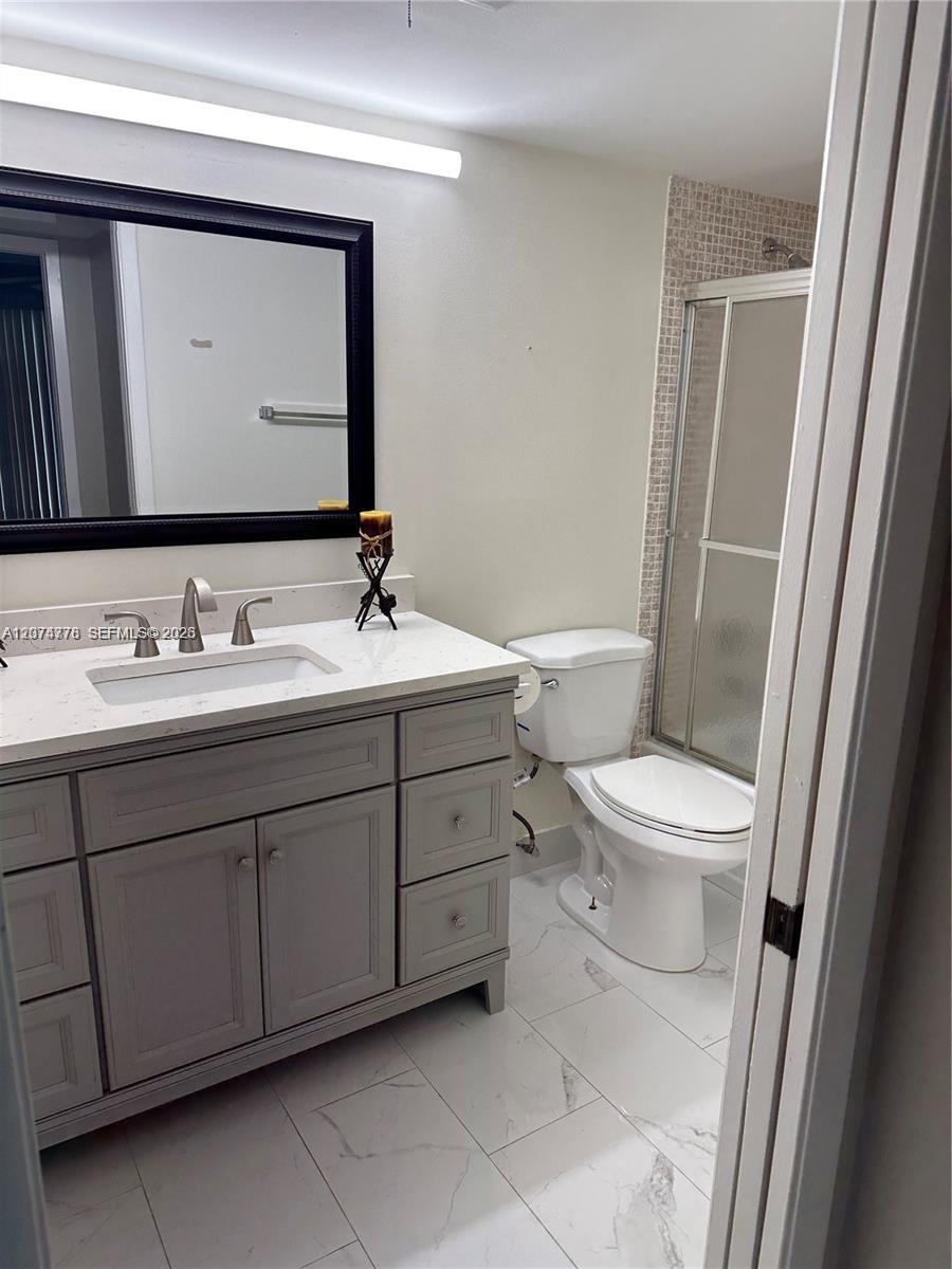 2027 Hythe B, Unit 2027 Boca Raton, FL 33434 - Photo 2 of 13 Gallery Image 2