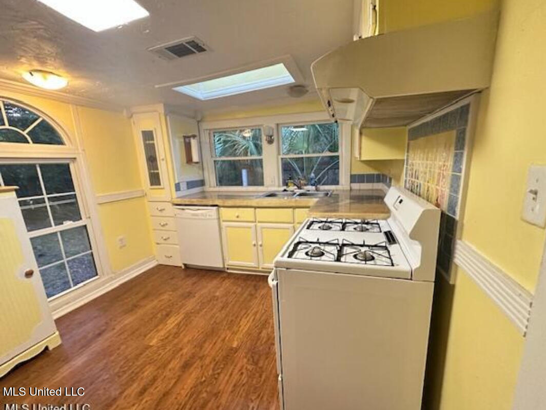 153 St Peter Street Biloxi, MS 39530 - Photo 15 of 18 IMG_4571