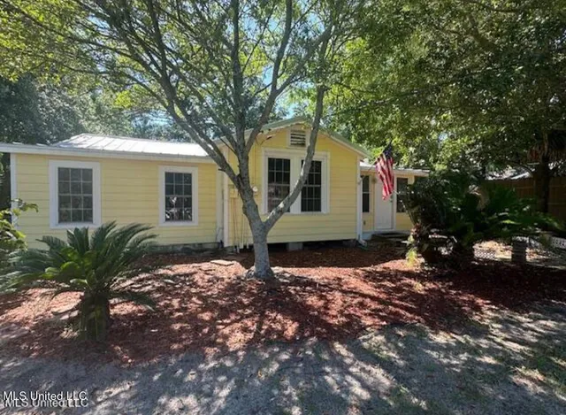 $179,000 | 153 St Peter Street, Biloxi, MS 39530