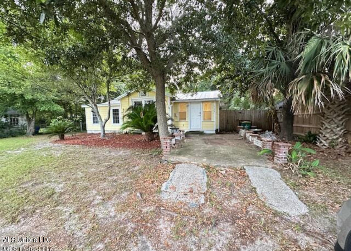 153 St Peter Street Biloxi, MS 39530 - Photo 3 of 18 IMG_4561